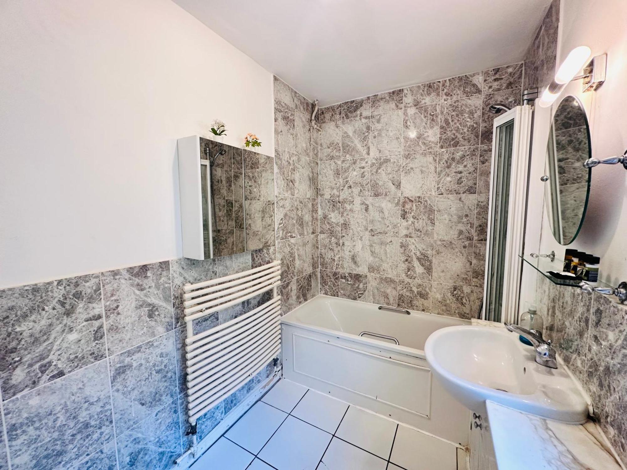 Victoria Family Apartment In Central Лондон Экстерьер фото